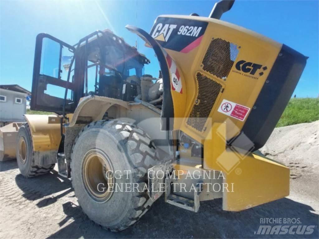 CAT 962M Kolesové nakladače