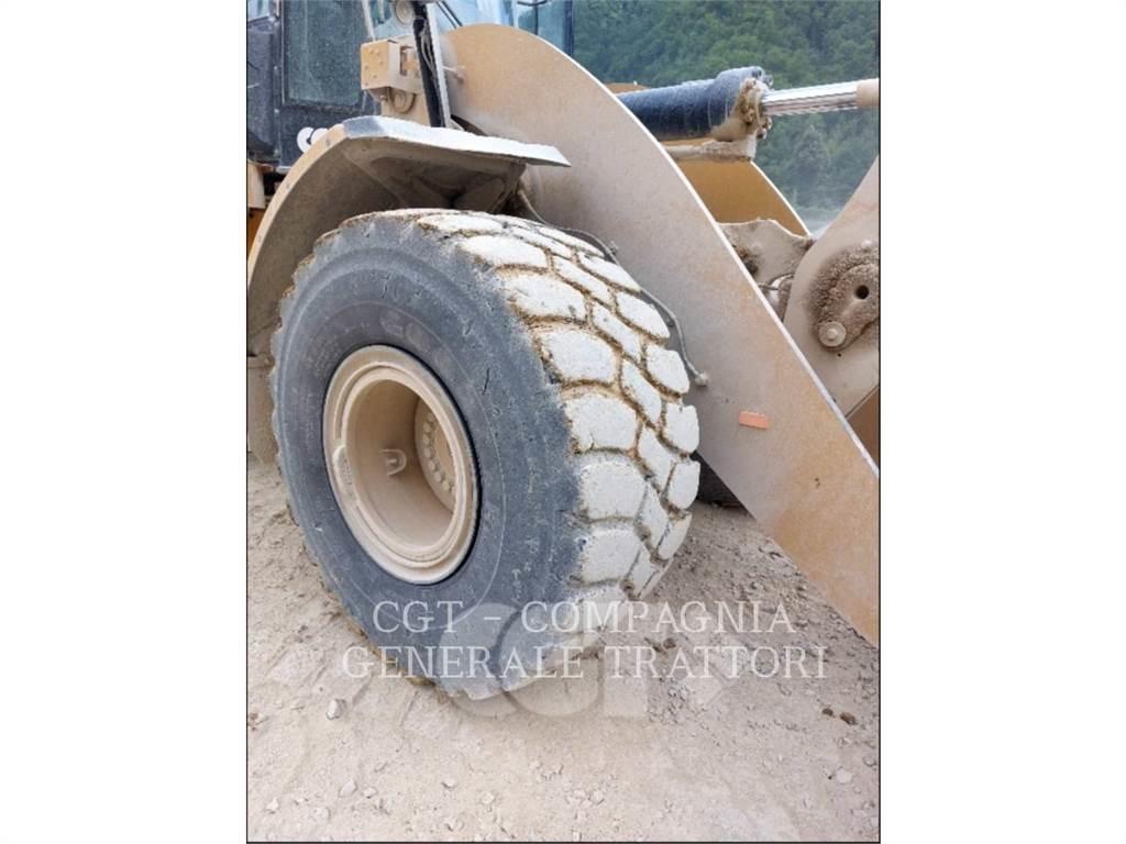 CAT 962M Kolesové nakladače