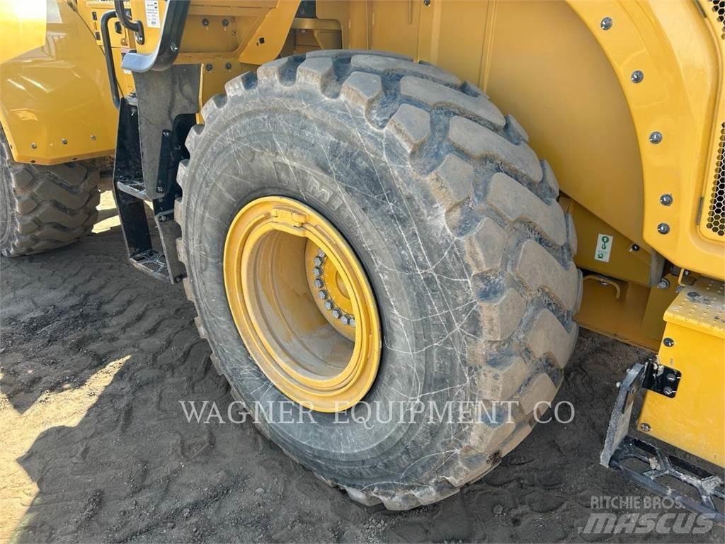 CAT 962M Kolesové nakladače