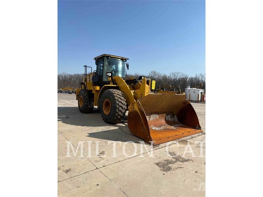 CAT 962M Kolesové nakladače