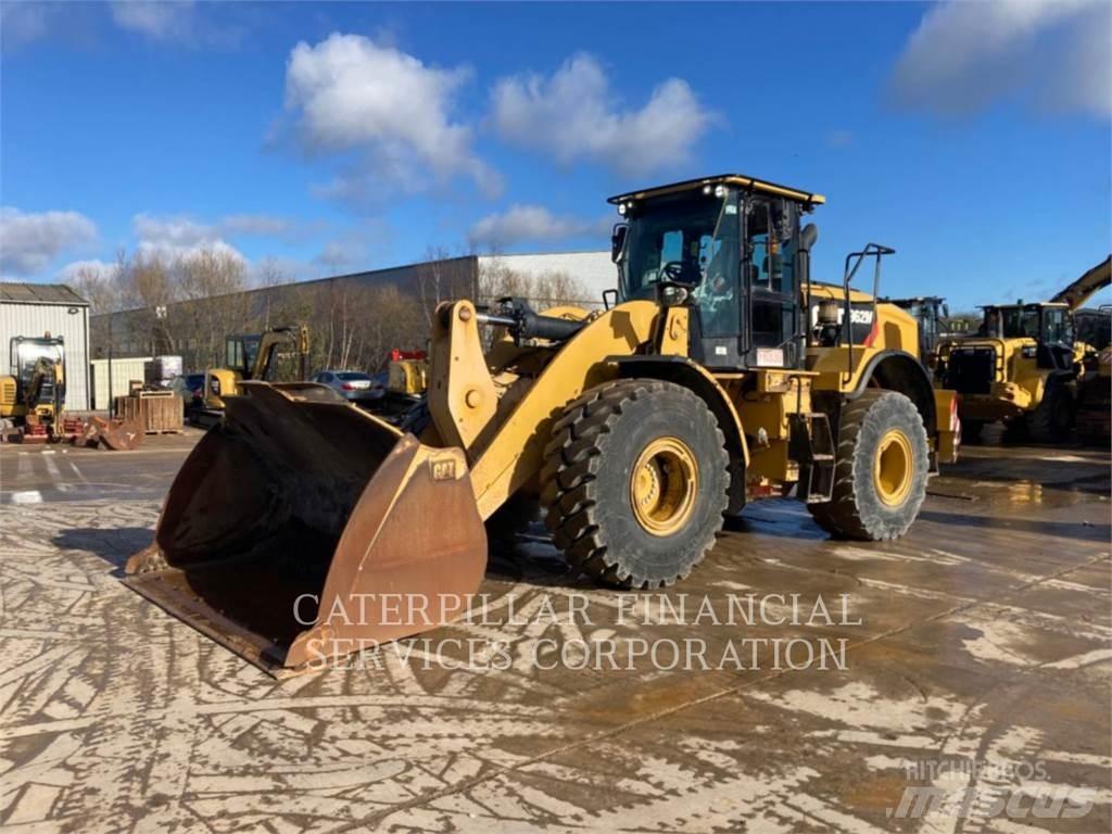 CAT 962M Kolesové nakladače