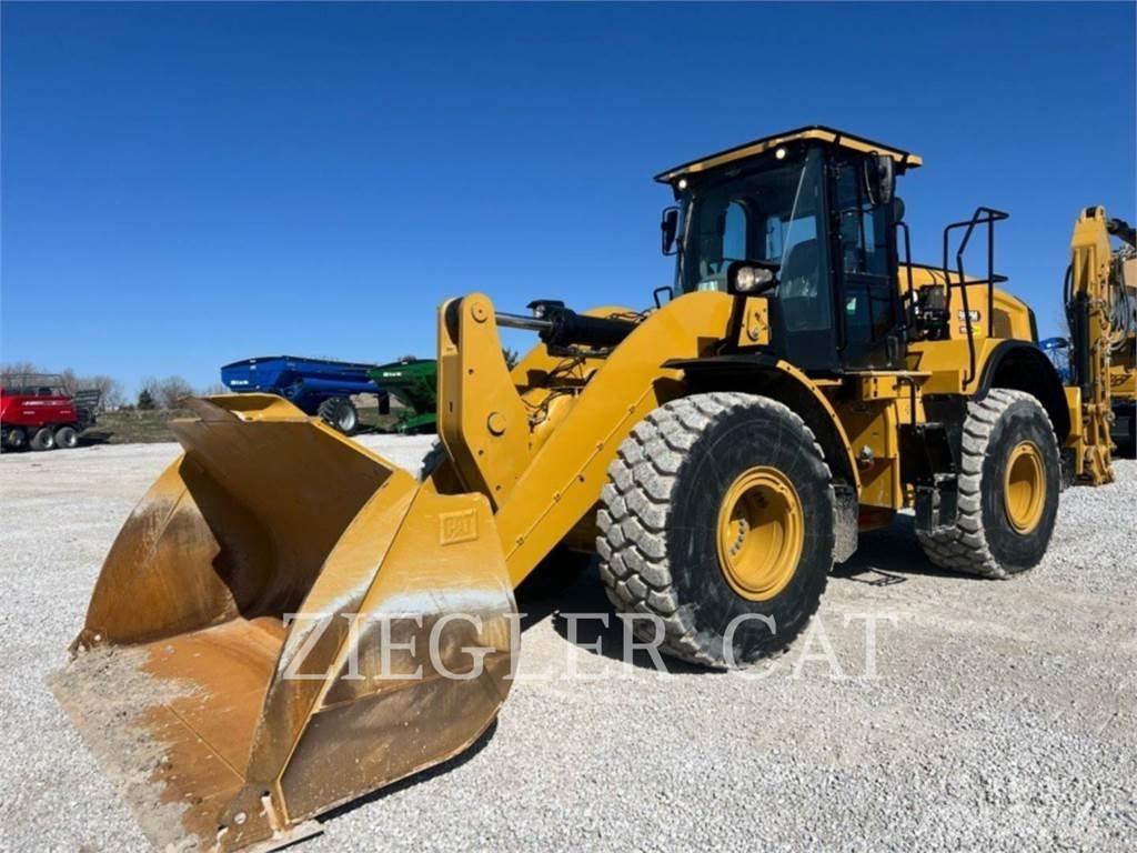 CAT 962M Kolesové nakladače