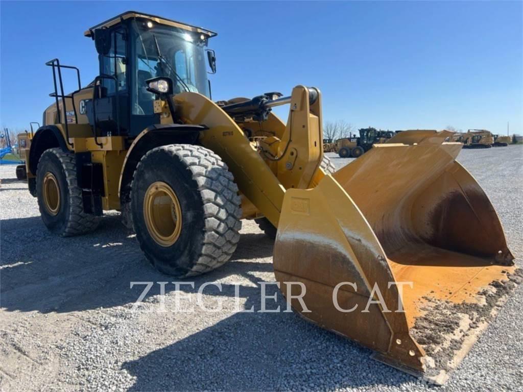 CAT 962M Kolesové nakladače