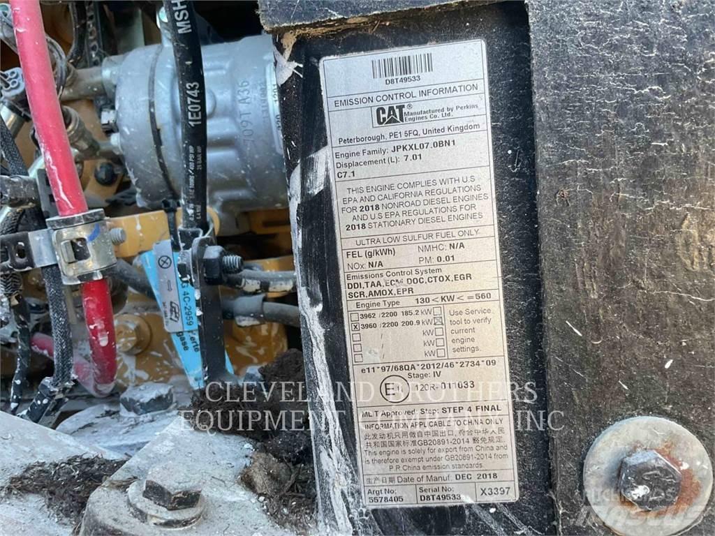 CAT 962M Kolesové nakladače