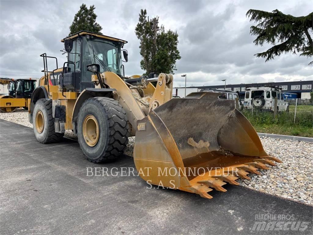 CAT 962M Kolesové nakladače
