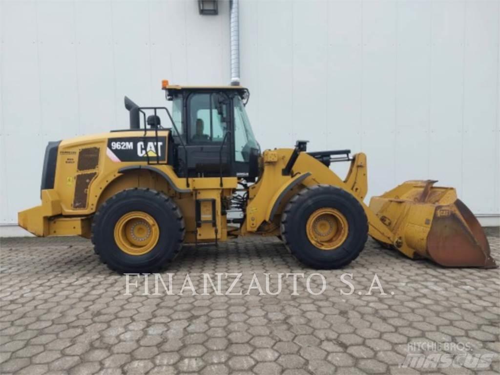 CAT 962M Kolesové nakladače