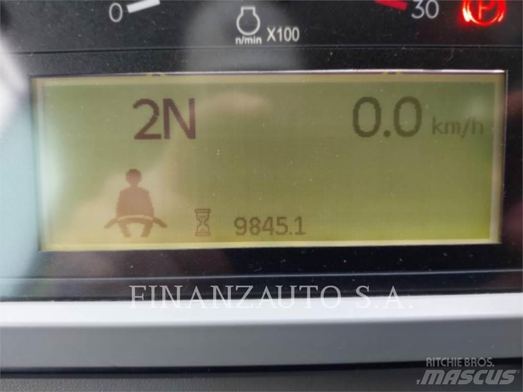 CAT 962M Kolesové nakladače