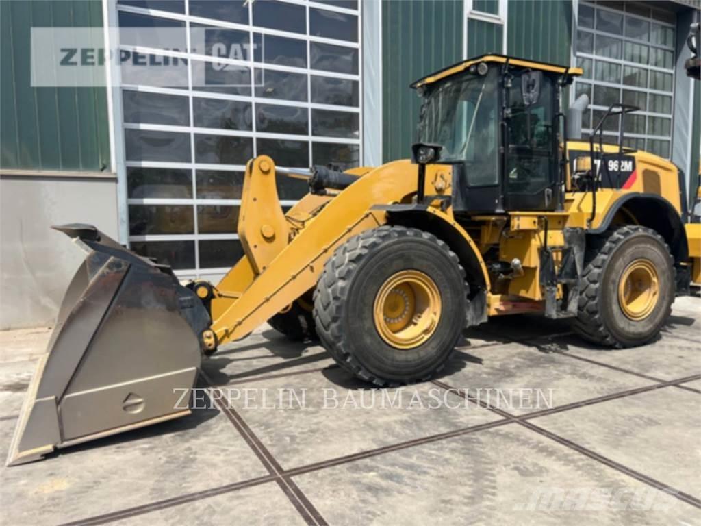 CAT 962M Kolesové nakladače