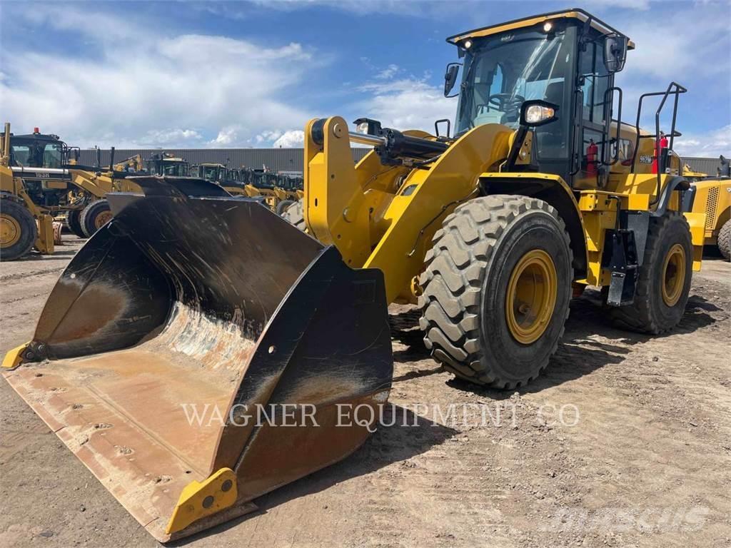 CAT 962M Kolesové nakladače