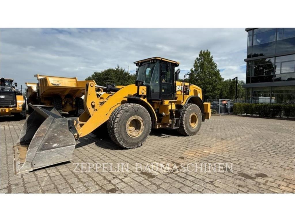 CAT 962M Kolesové nakladače
