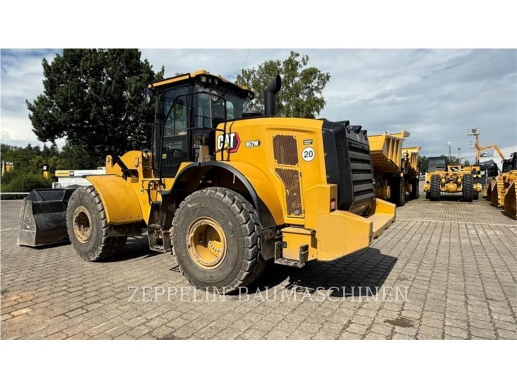 CAT 962M Kolesové nakladače