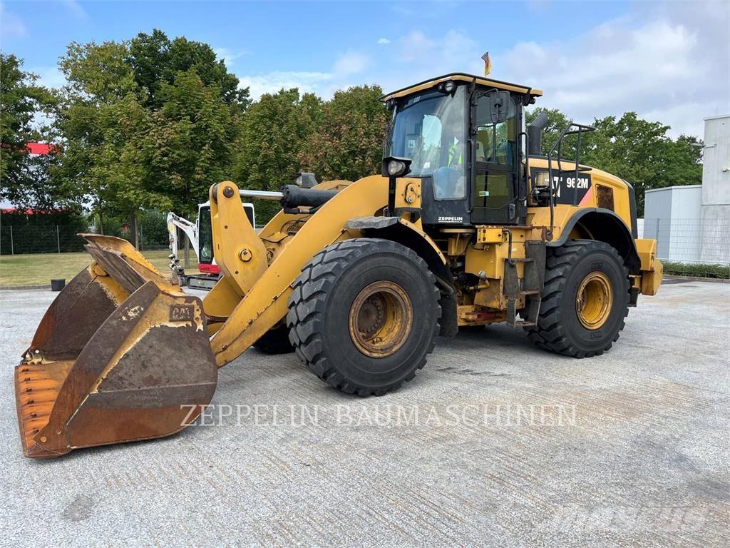 CAT 962M Kolesové nakladače