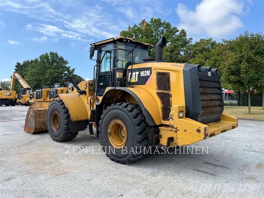 CAT 962M Kolesové nakladače