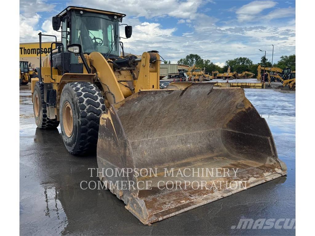 CAT 962M Kolesové nakladače