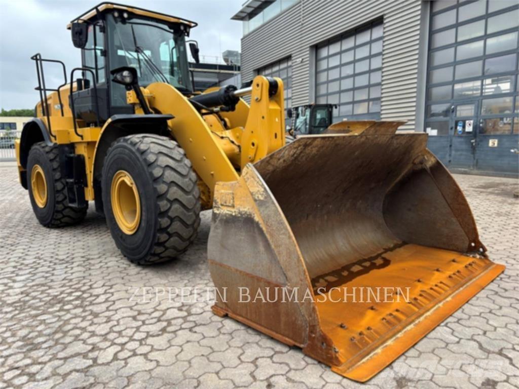 CAT 962M Kolesové nakladače