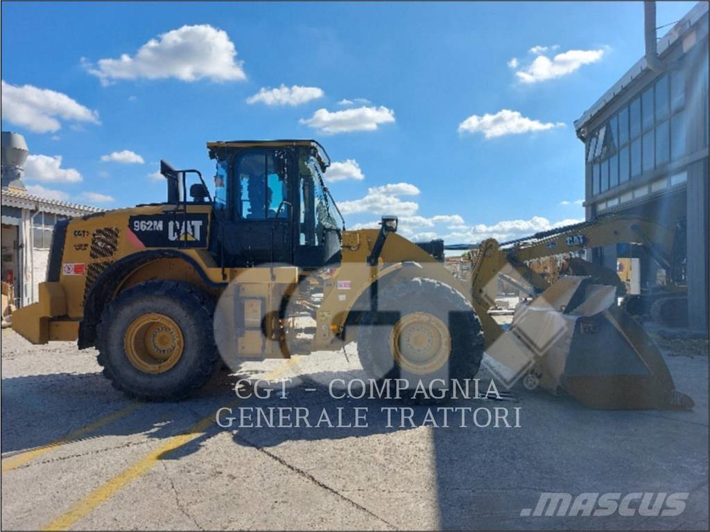 CAT 962M Kolesové nakladače