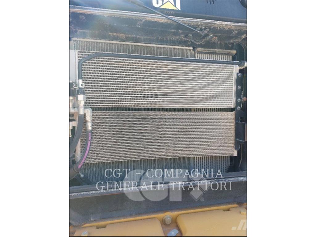 CAT 962M Kolesové nakladače