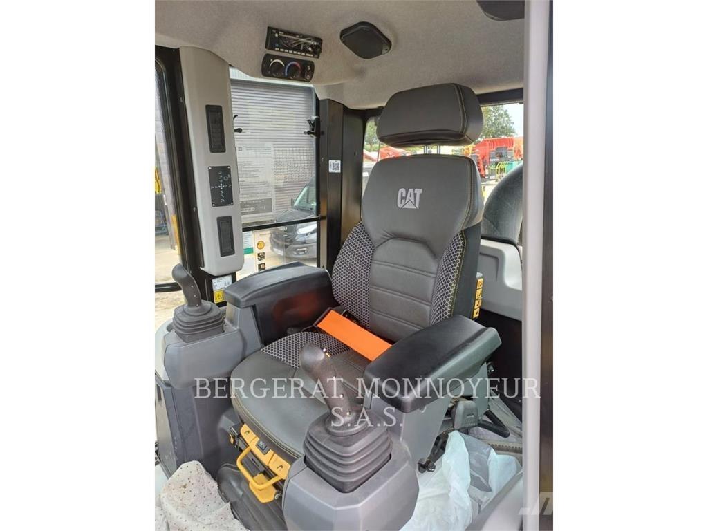 CAT 963 Pásové nakladače