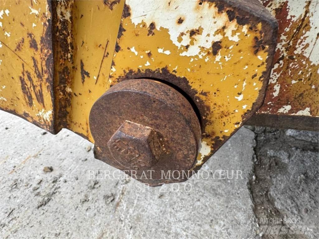 CAT 963C Pásové nakladače