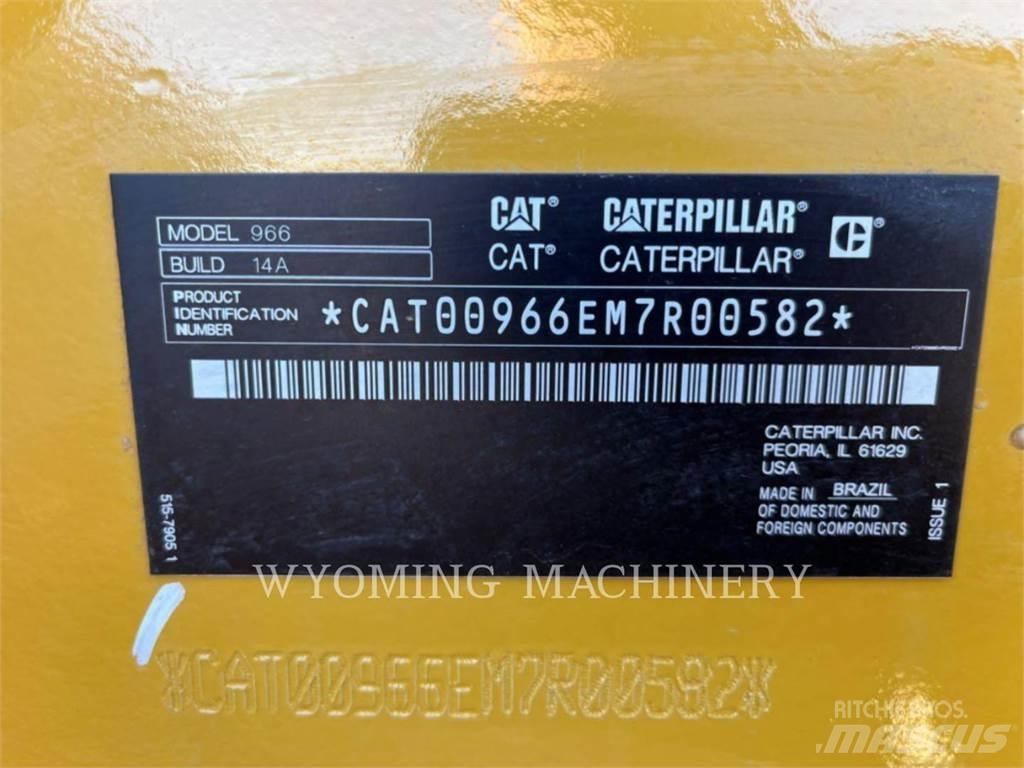 CAT 966 Kolesové nakladače