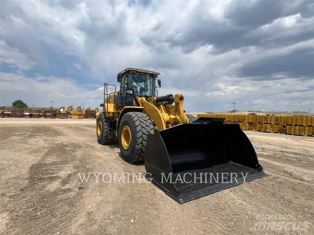 CAT 966 Kolesové nakladače
