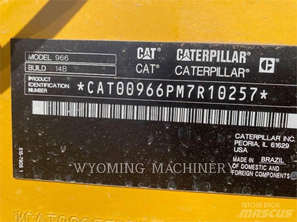 CAT 966 Kolesové nakladače