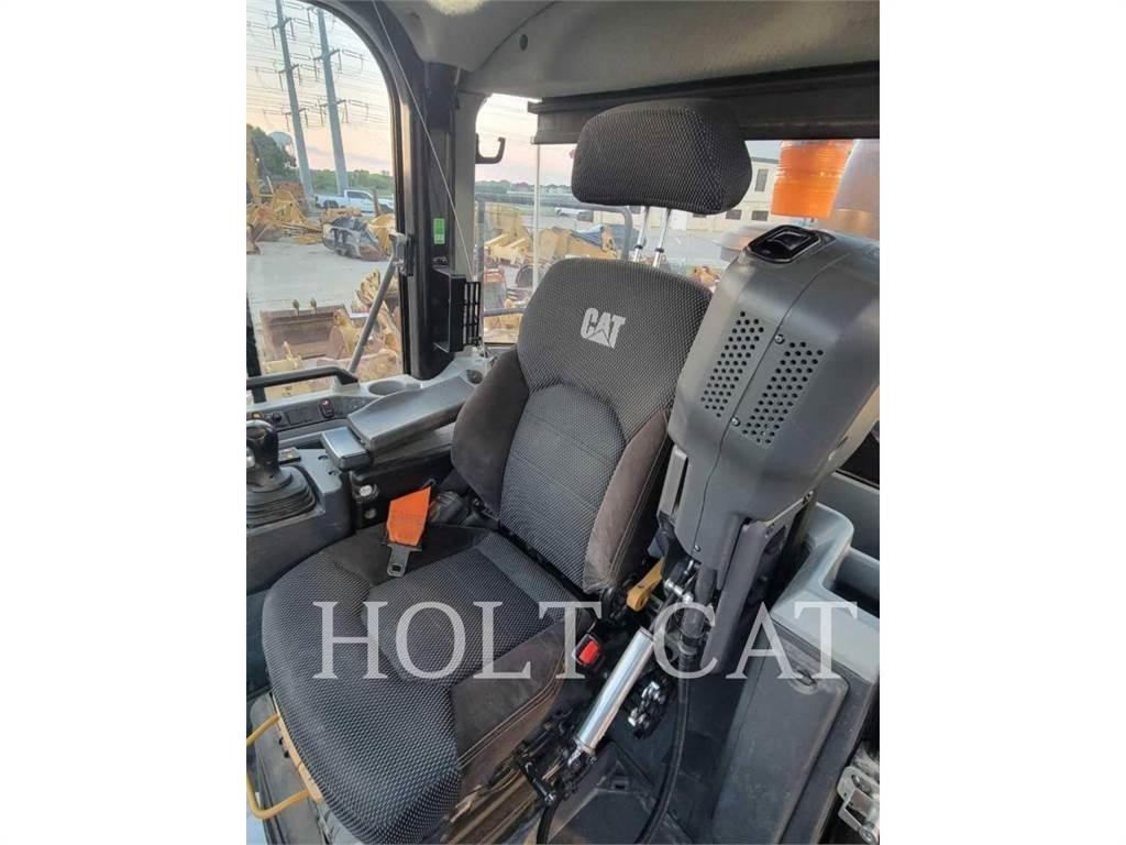 CAT 966 QC Kolesové nakladače