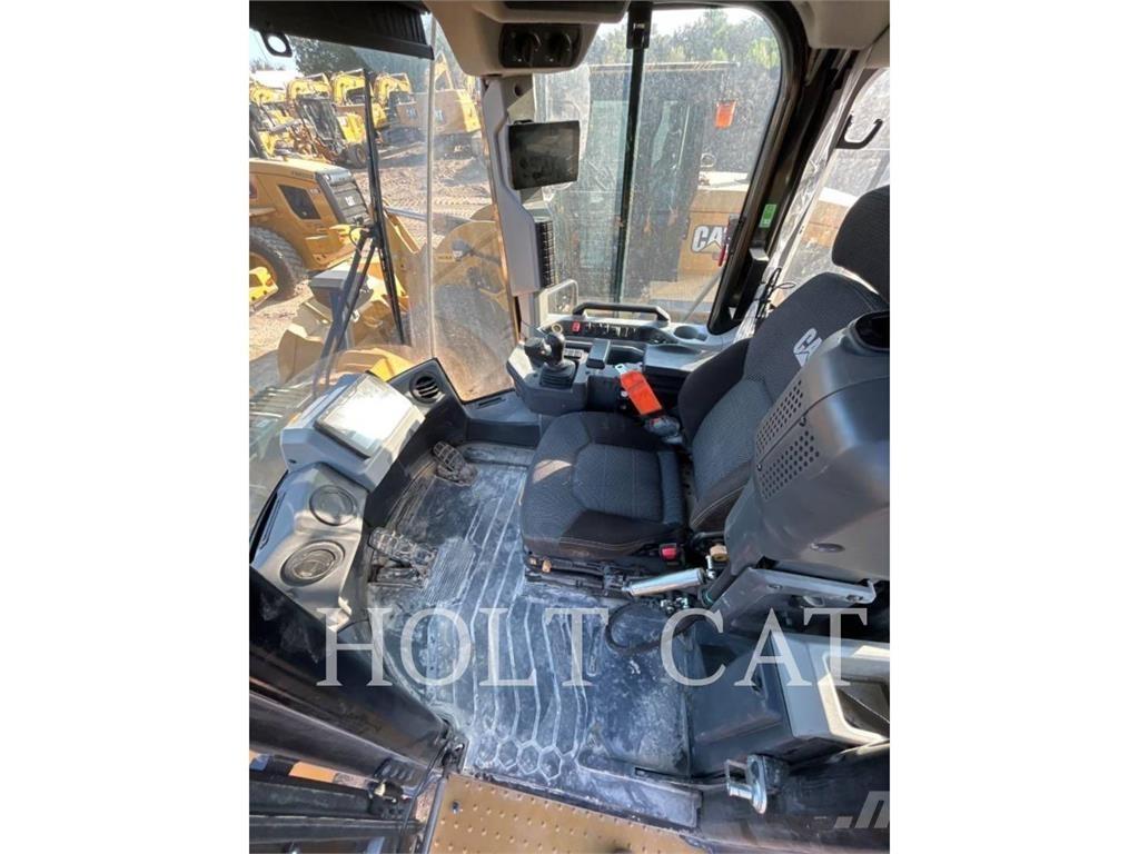 CAT 966 XE Kolesové nakladače
