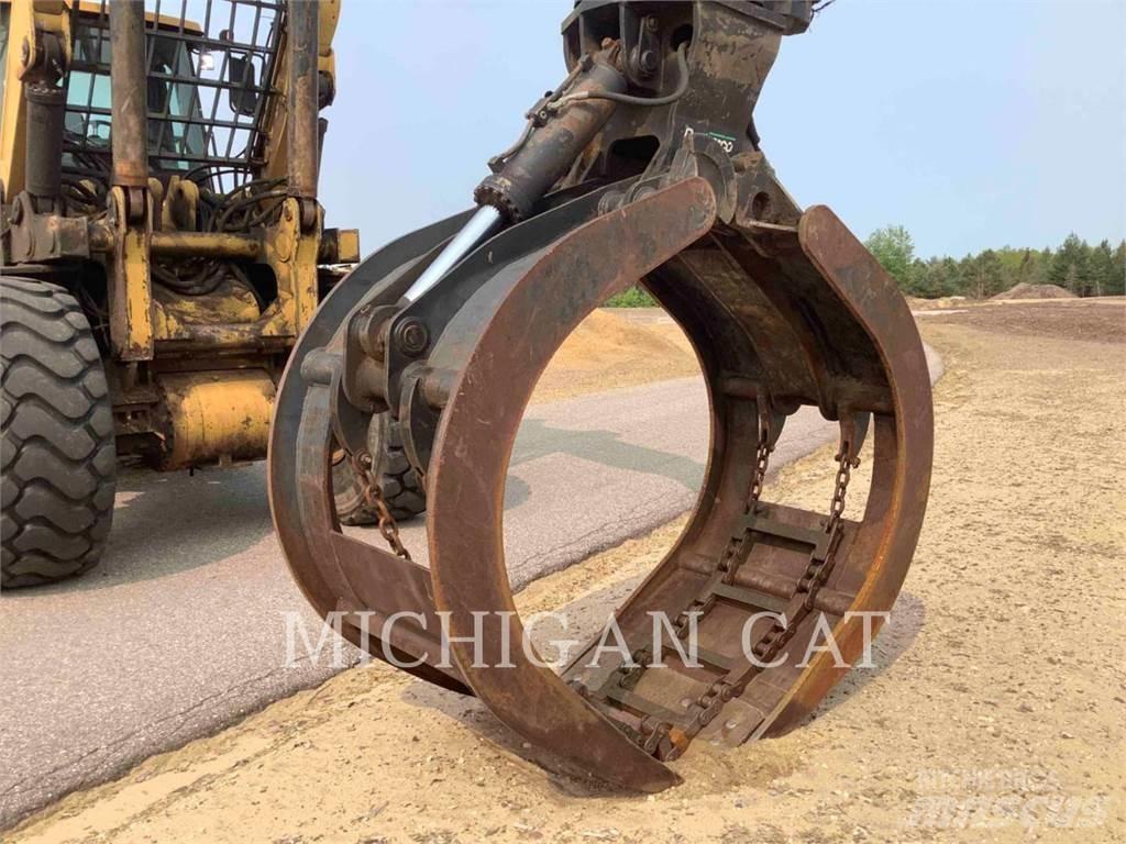CAT 966G Kolesové nakladače