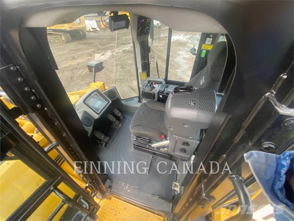 CAT 966K Kolesové nakladače