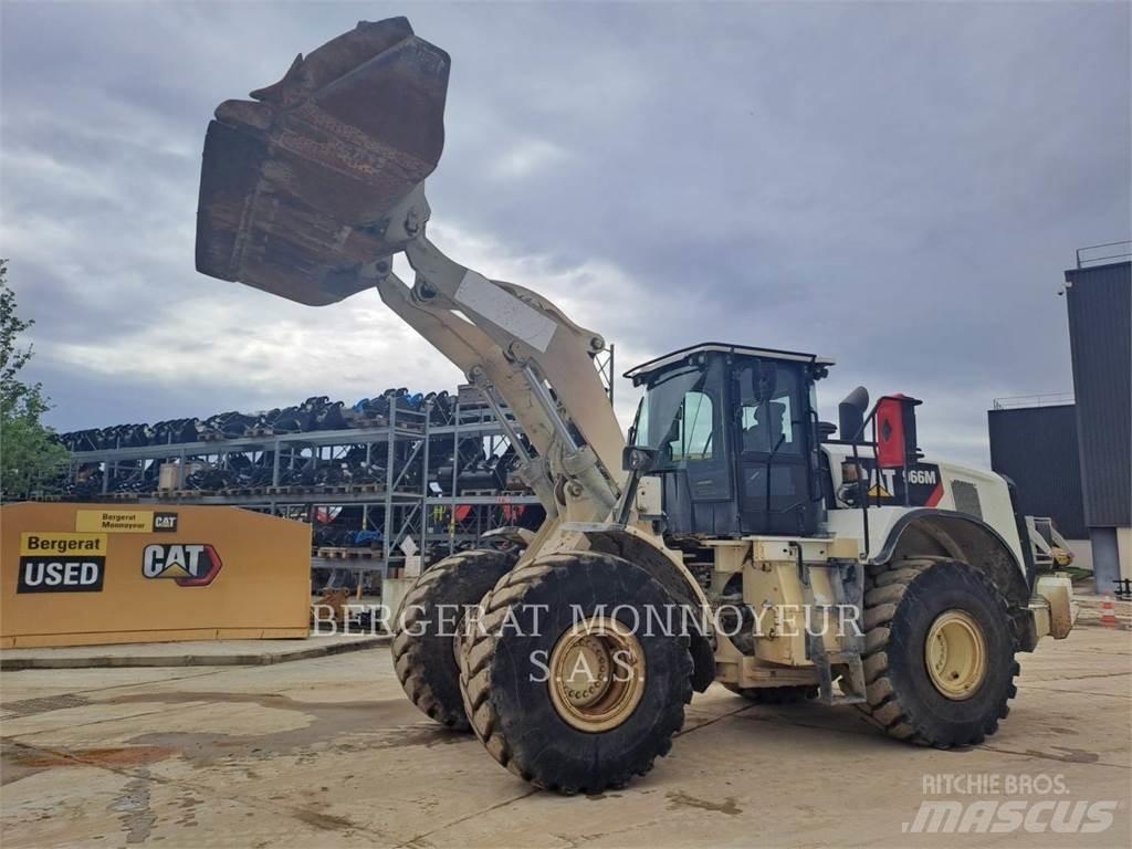 CAT 966M Kolesové nakladače