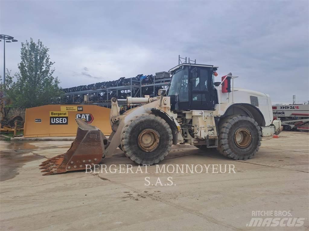CAT 966M Kolesové nakladače