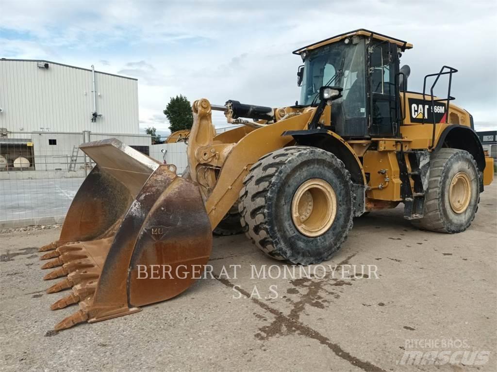 CAT 966M Kolesové nakladače