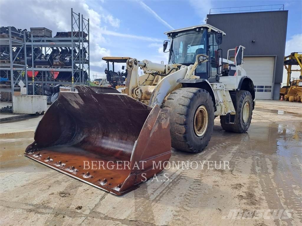 CAT 966M Kolesové nakladače
