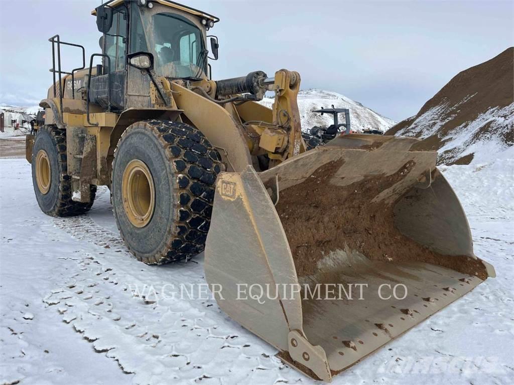 CAT 966M Kolesové nakladače