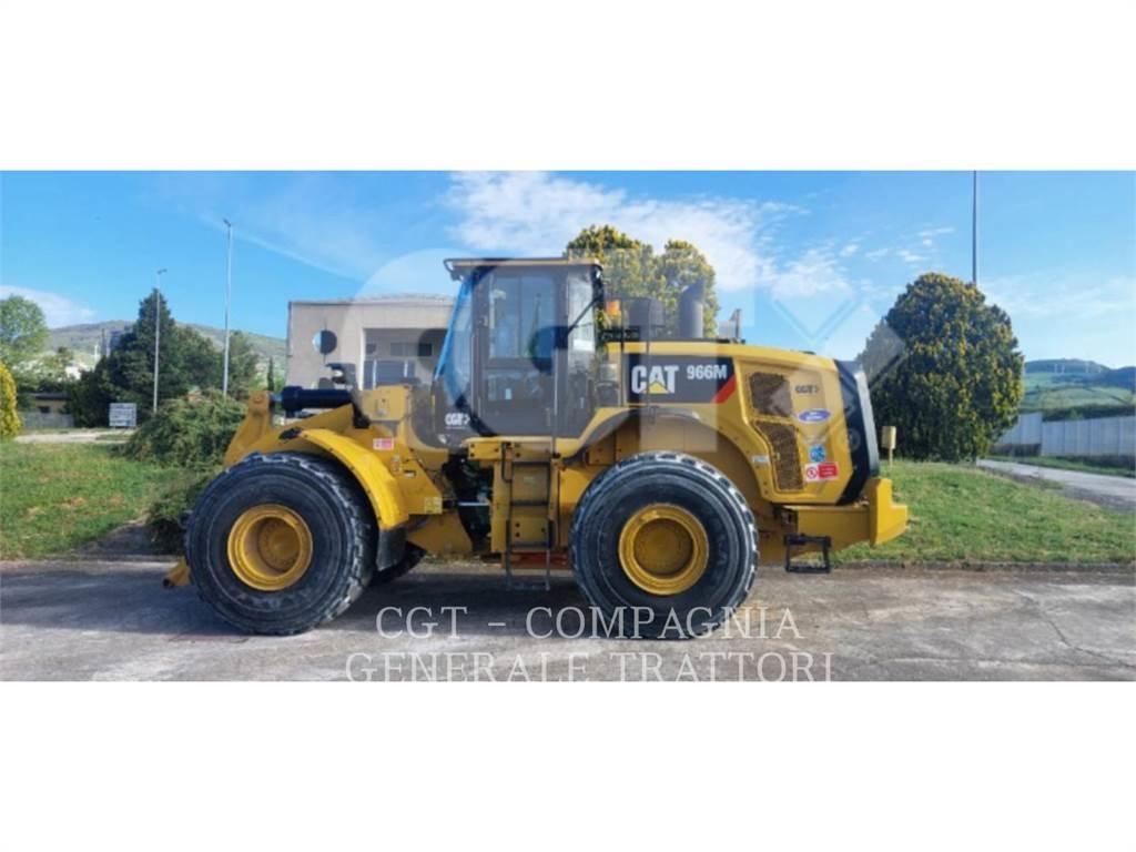 CAT 966M Kolesové nakladače