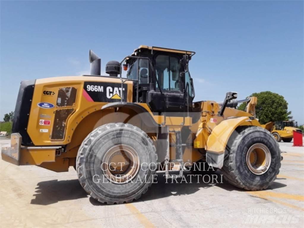 CAT 966M Kolesové nakladače