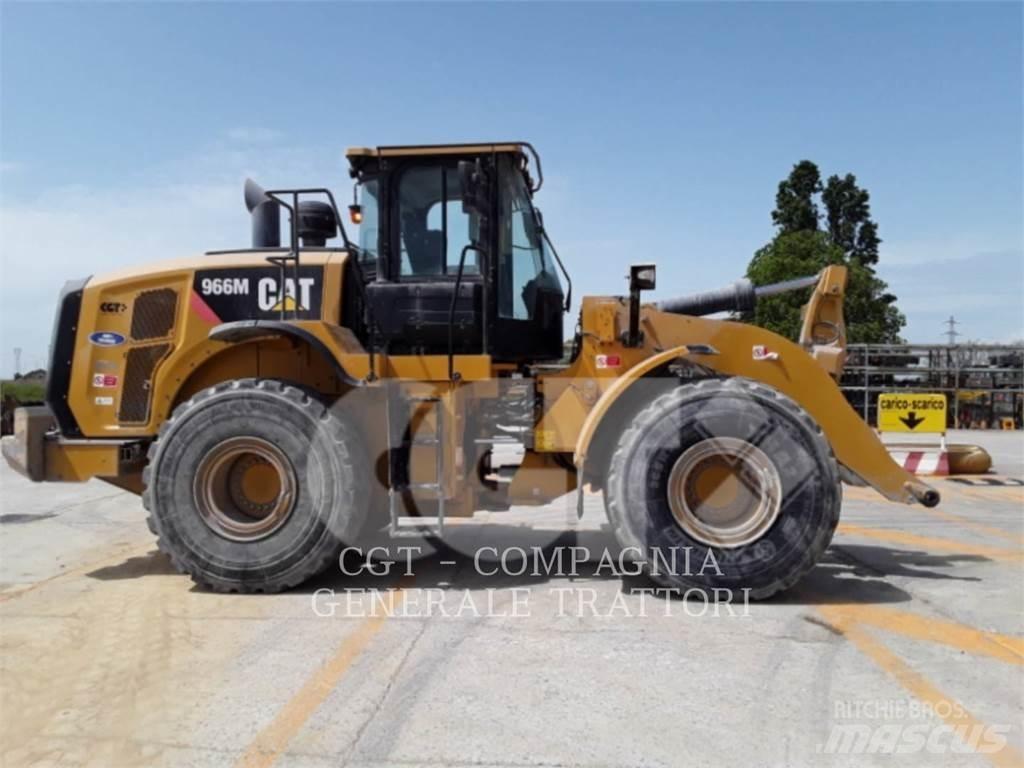 CAT 966M Kolesové nakladače