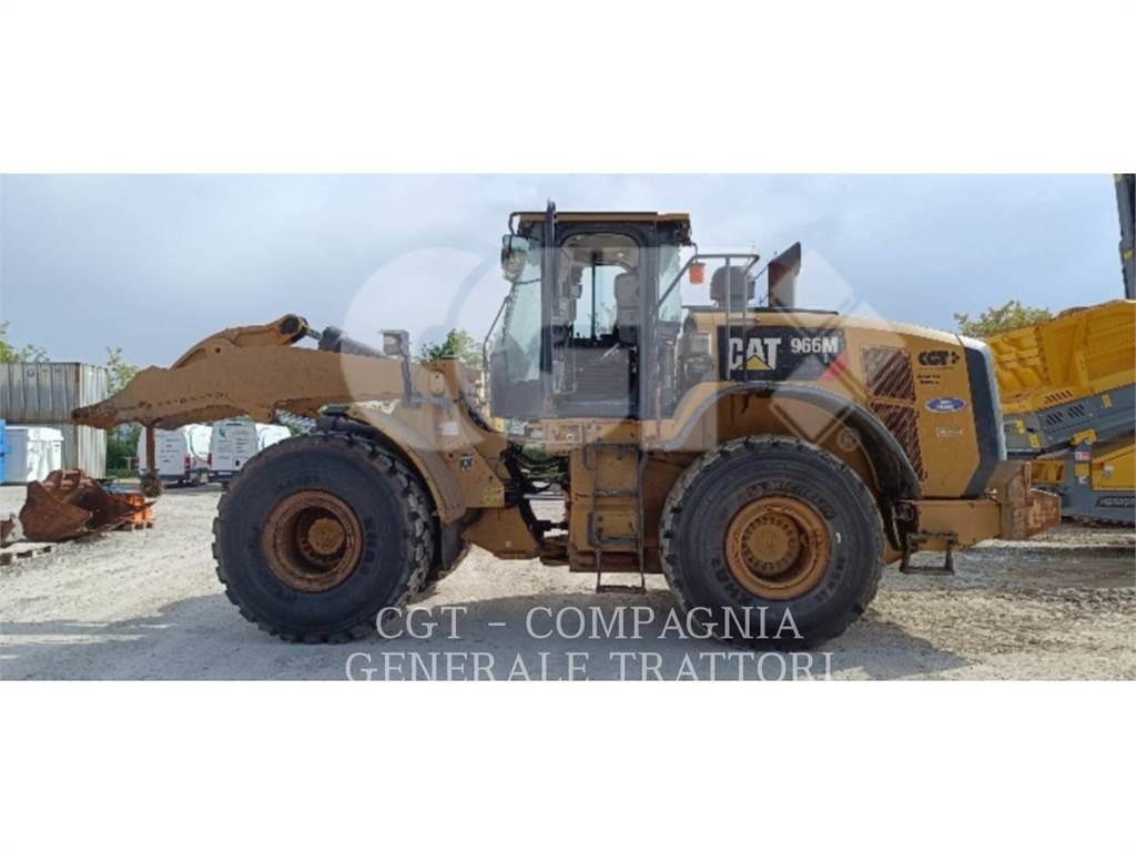 CAT 966M Kolesové nakladače
