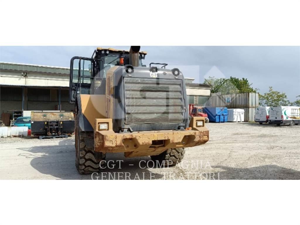 CAT 966M Kolesové nakladače