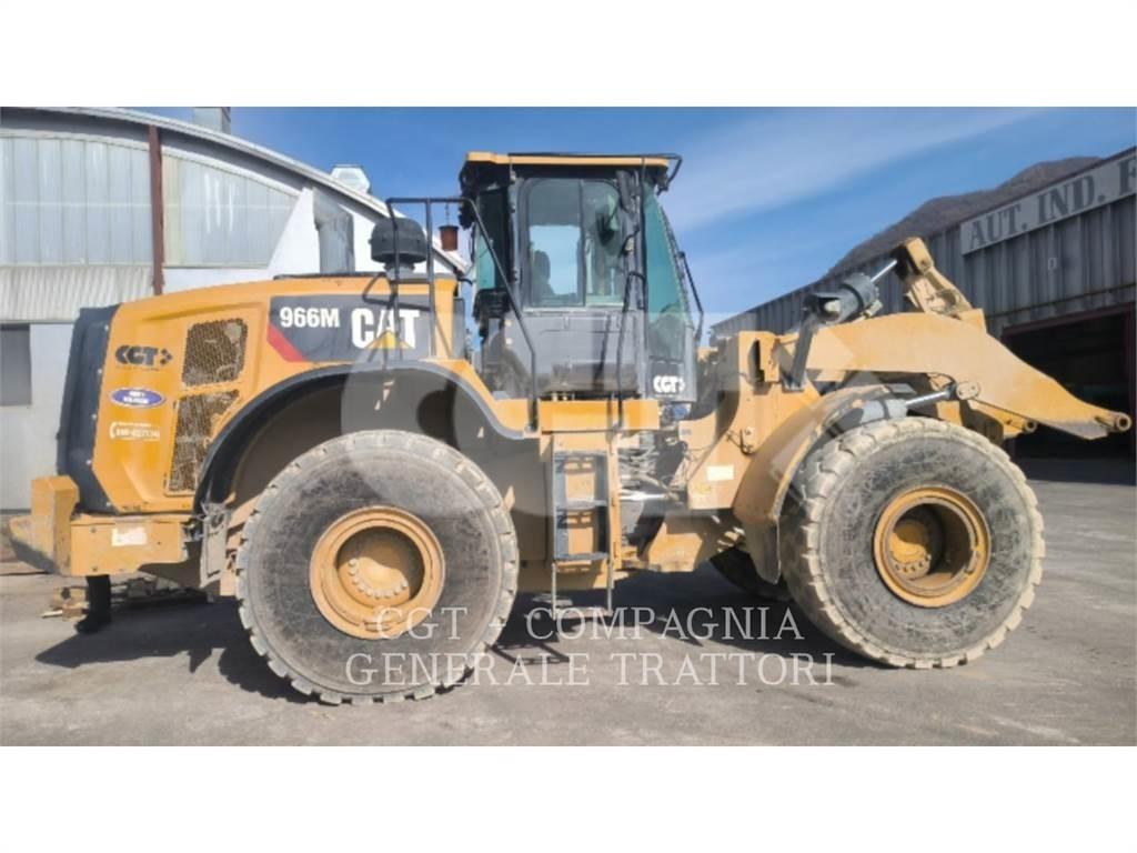 CAT 966M Kolesové nakladače
