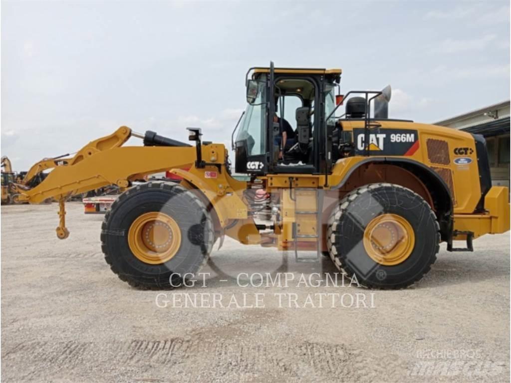 CAT 966M Kolesové nakladače