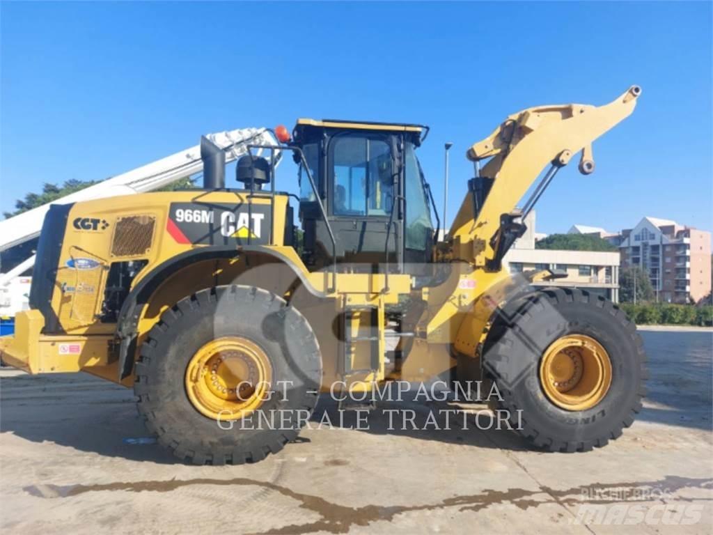 CAT 966M Kolesové nakladače