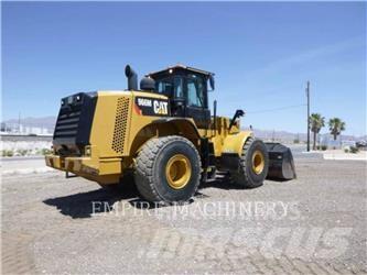 CAT 966M Kolesové nakladače