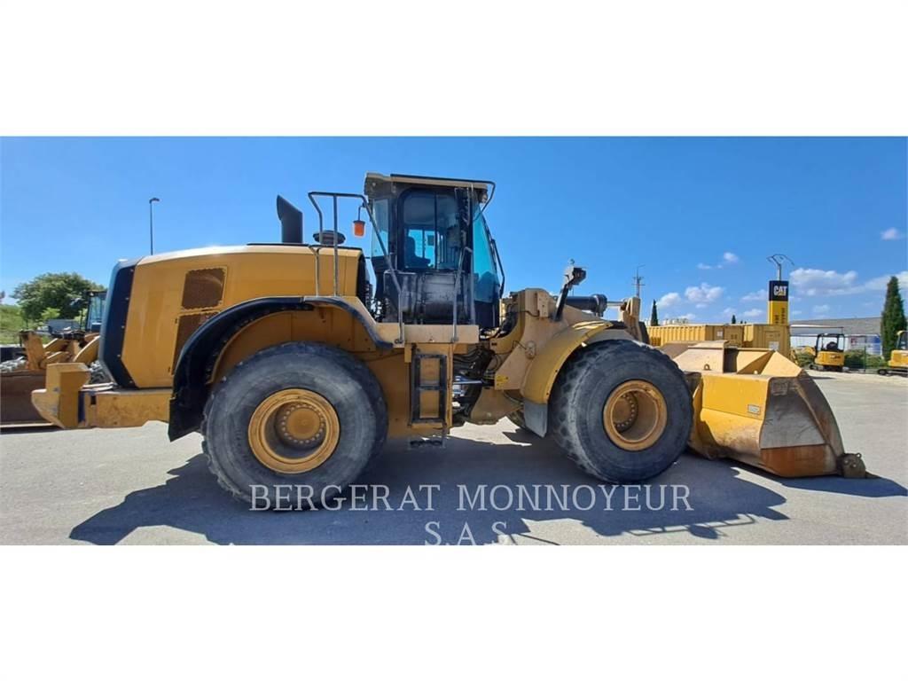 CAT 966M Kolesové nakladače