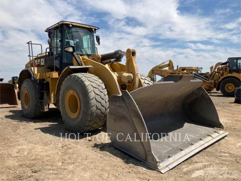 CAT 966M Kolesové nakladače