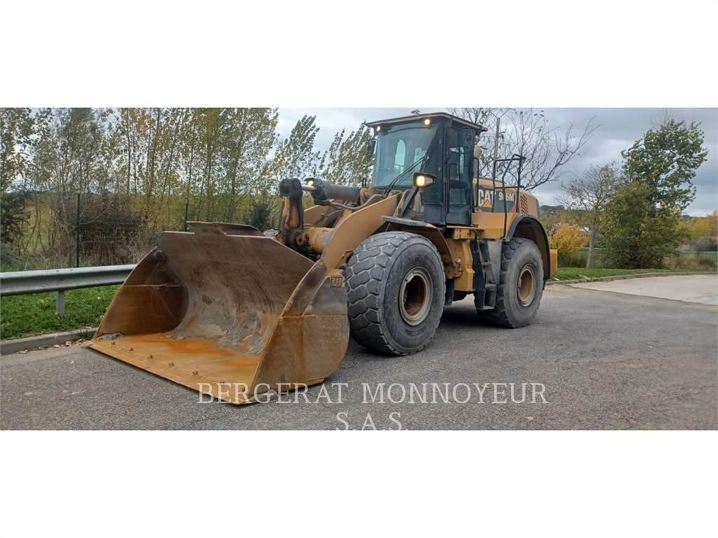 CAT 966M Kolesové nakladače