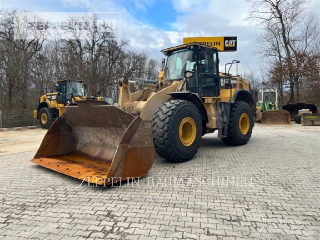 CAT 966M Kolesové nakladače