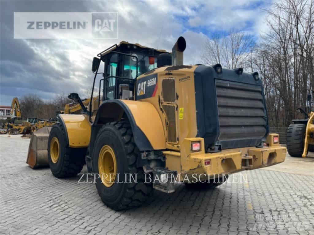 CAT 966M Kolesové nakladače