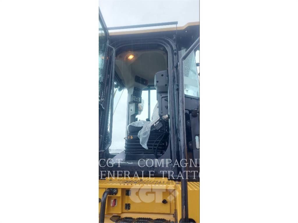 CAT 966M Kolesové nakladače